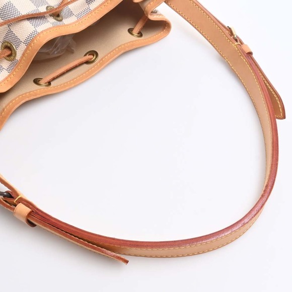 Azure Noe  PVC White - Picture 4 of 9